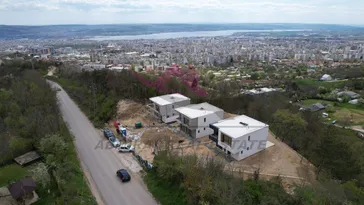 Луксозни двуетажни къщи с панорамна гледка -м-ст Пчелина 